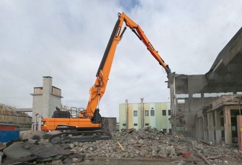 Bővült a Doosan bontókotró-családja