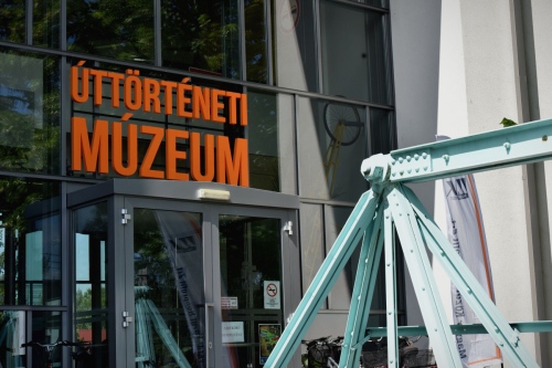 Tárlatvezetés a kiskőrösi Úttörténeti Múzeumban