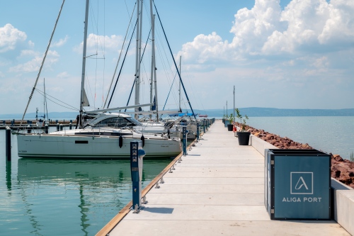 Megnyílt az Aliga Port