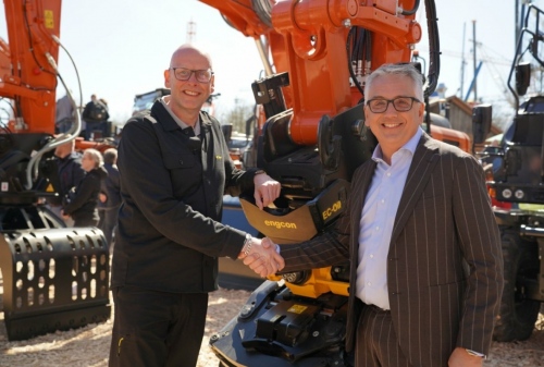 Hitachi engcon együttműködés