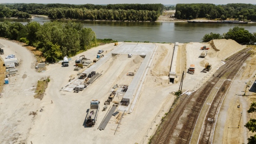 Jól halad a mohácsi híd építése